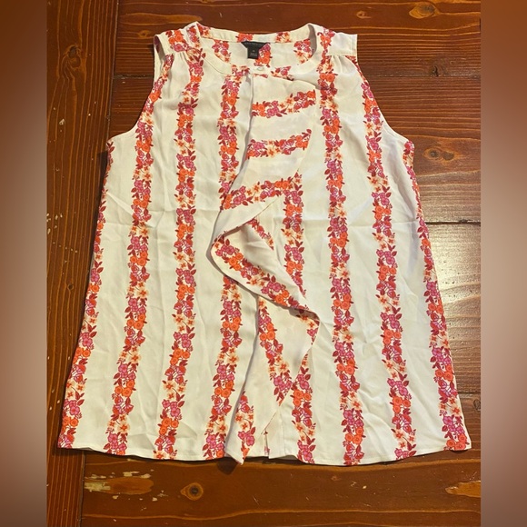 Ann Taylor Tops - Ann Taylor floral pattern sleeveless button down blouse